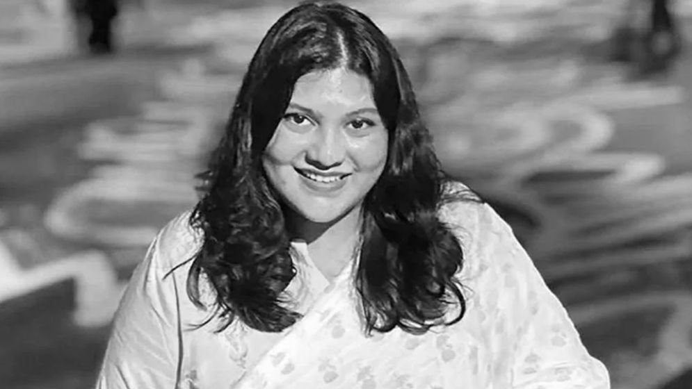 মারা গেছেন কারিনা কায়সার